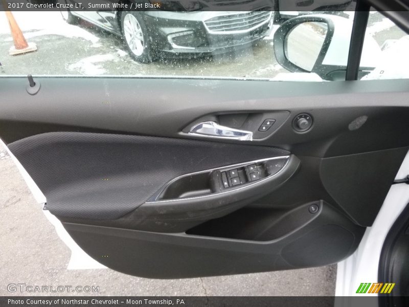 Summit White / Jet Black 2017 Chevrolet Cruze LT