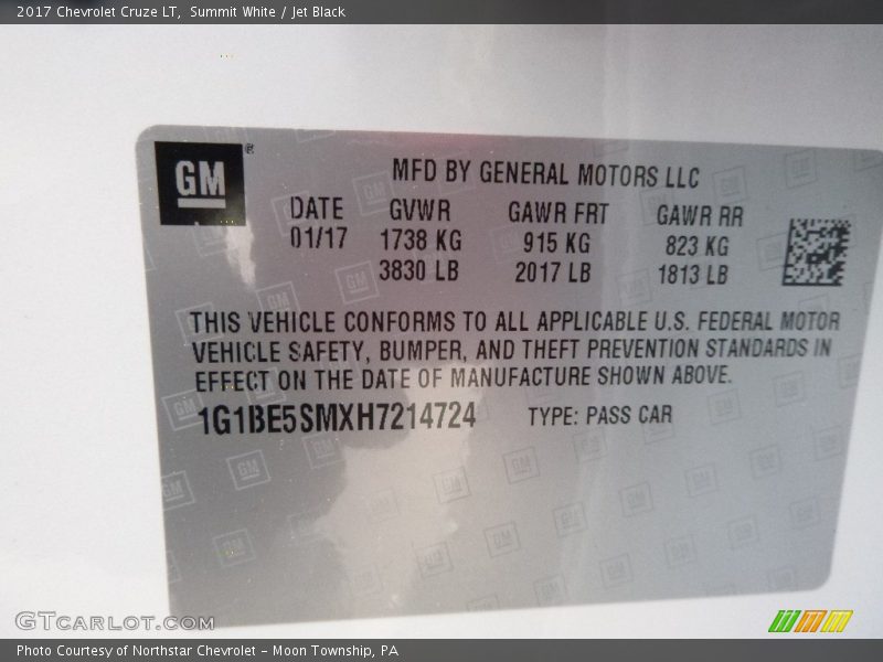 Summit White / Jet Black 2017 Chevrolet Cruze LT