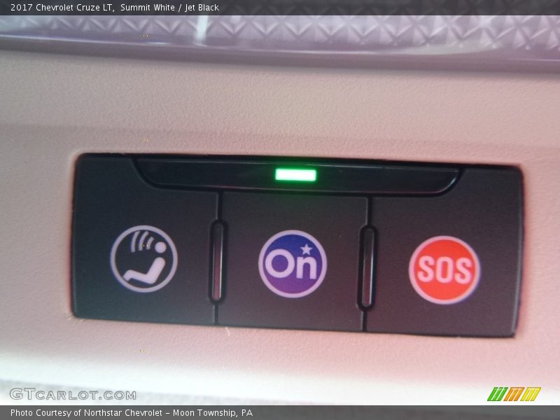 Summit White / Jet Black 2017 Chevrolet Cruze LT