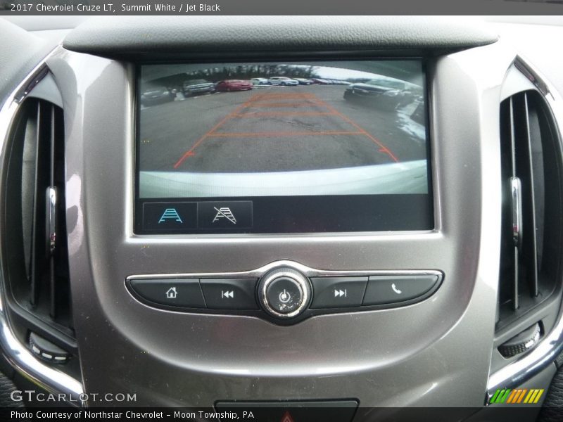 Summit White / Jet Black 2017 Chevrolet Cruze LT