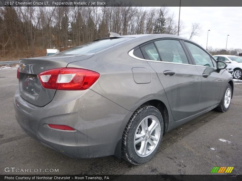 Pepperdust Metallic / Jet Black 2017 Chevrolet Cruze LT