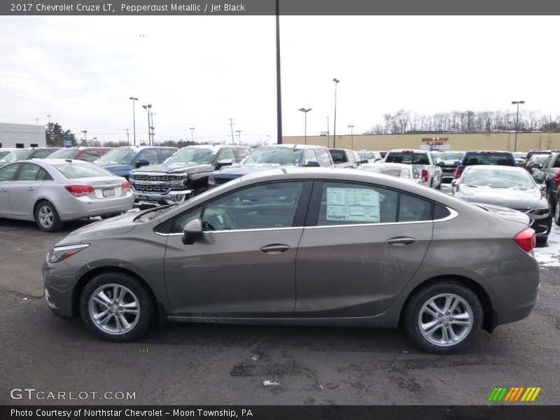 Pepperdust Metallic / Jet Black 2017 Chevrolet Cruze LT