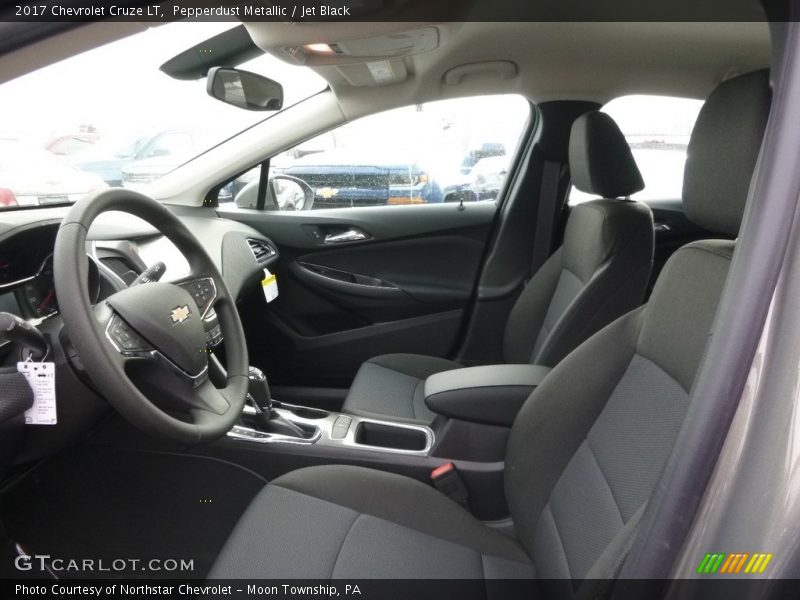 Pepperdust Metallic / Jet Black 2017 Chevrolet Cruze LT