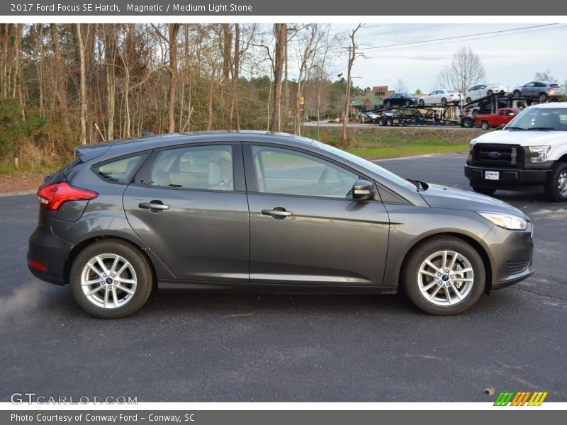 Magnetic / Medium Light Stone 2017 Ford Focus SE Hatch