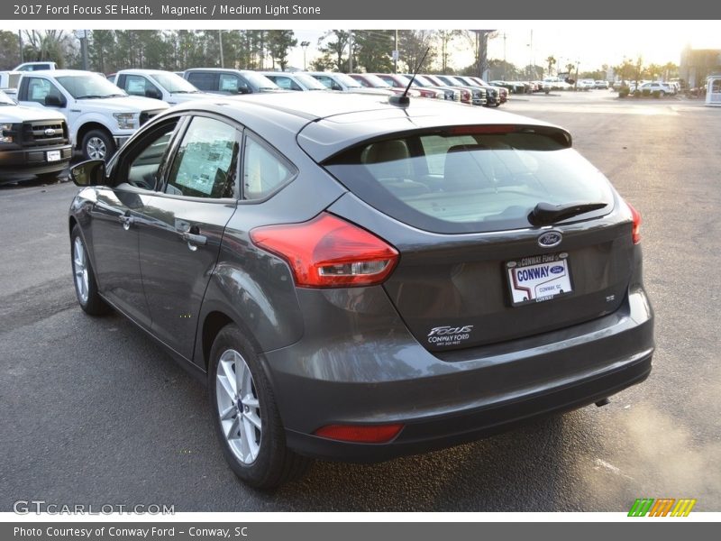 Magnetic / Medium Light Stone 2017 Ford Focus SE Hatch