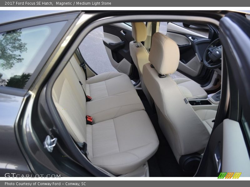 Magnetic / Medium Light Stone 2017 Ford Focus SE Hatch