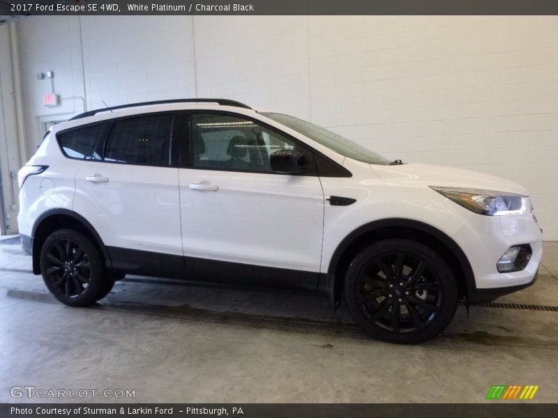 White Platinum / Charcoal Black 2017 Ford Escape SE 4WD