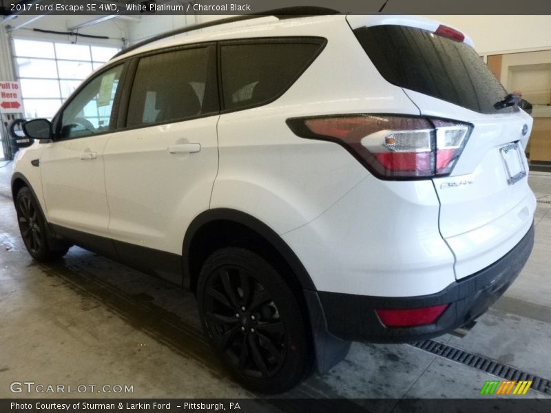 White Platinum / Charcoal Black 2017 Ford Escape SE 4WD