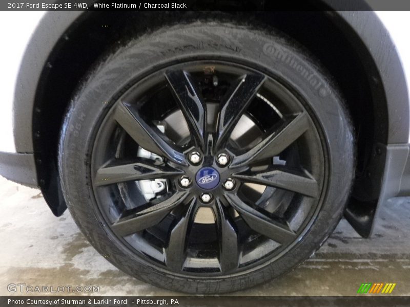 White Platinum / Charcoal Black 2017 Ford Escape SE 4WD