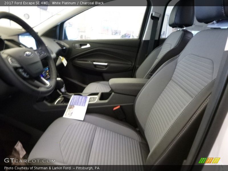 White Platinum / Charcoal Black 2017 Ford Escape SE 4WD
