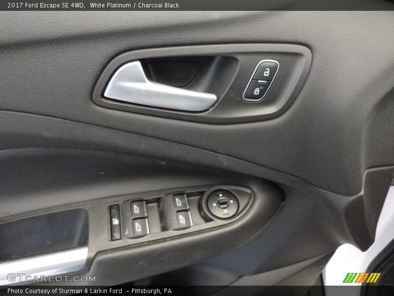 White Platinum / Charcoal Black 2017 Ford Escape SE 4WD