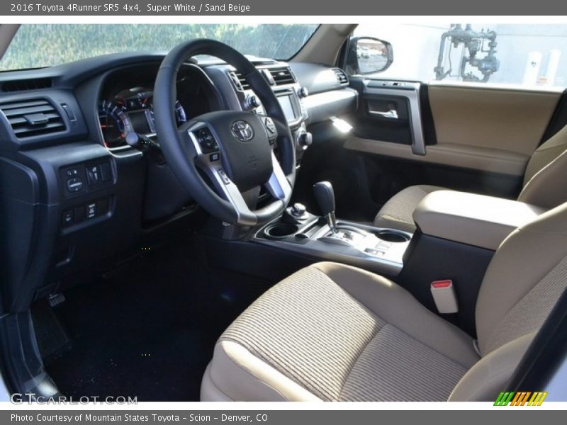 Super White / Sand Beige 2016 Toyota 4Runner SR5 4x4