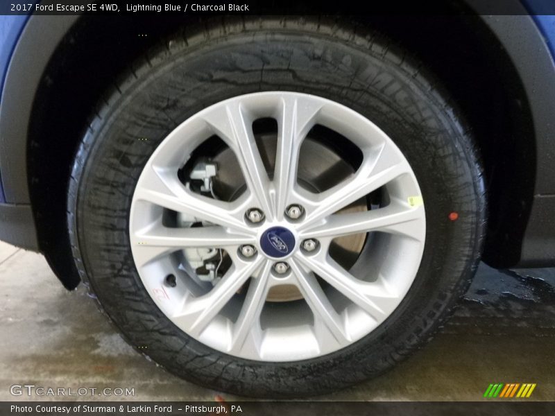 Lightning Blue / Charcoal Black 2017 Ford Escape SE 4WD