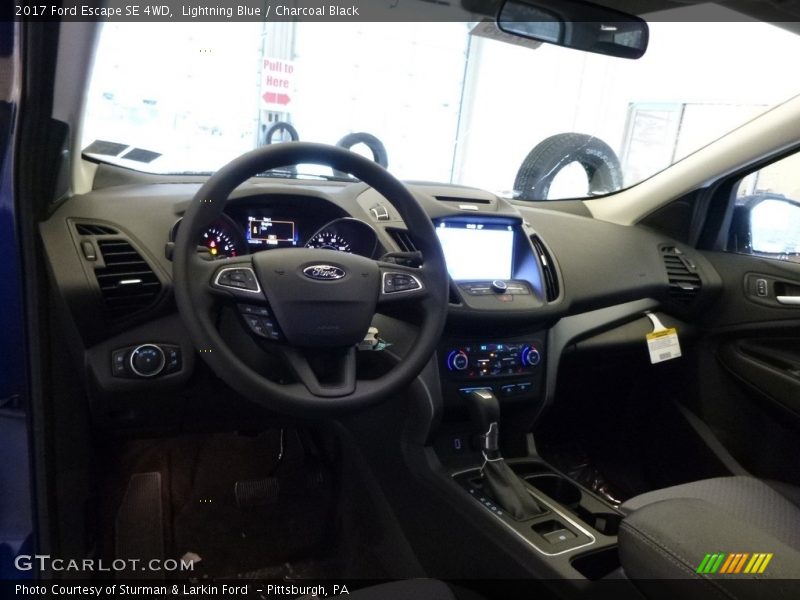 Lightning Blue / Charcoal Black 2017 Ford Escape SE 4WD