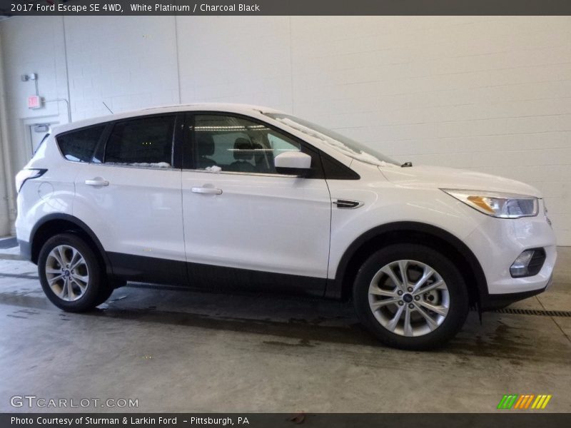 White Platinum / Charcoal Black 2017 Ford Escape SE 4WD