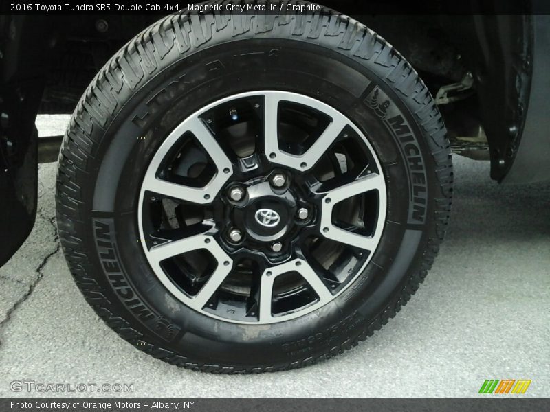 Magnetic Gray Metallic / Graphite 2016 Toyota Tundra SR5 Double Cab 4x4