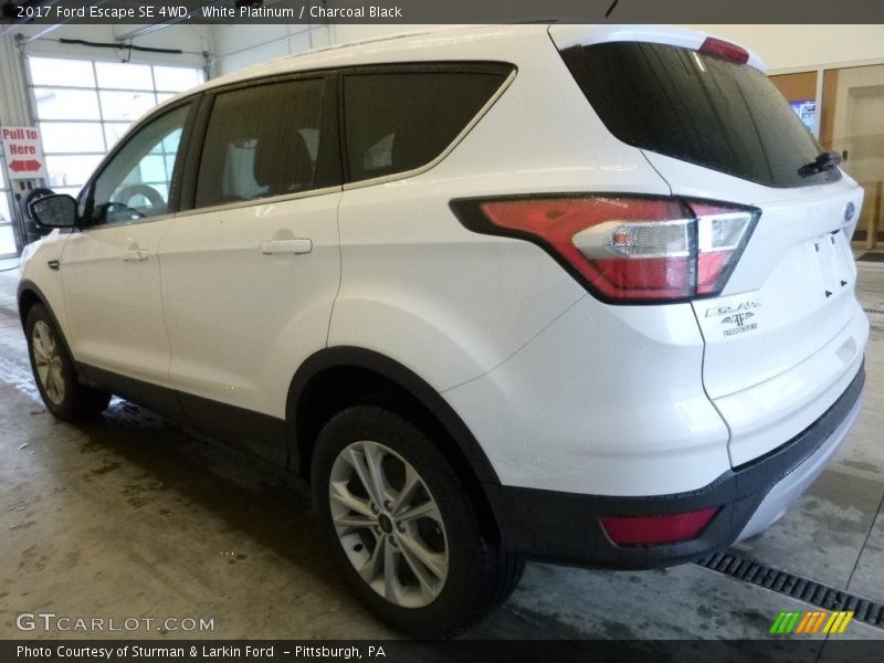 White Platinum / Charcoal Black 2017 Ford Escape SE 4WD