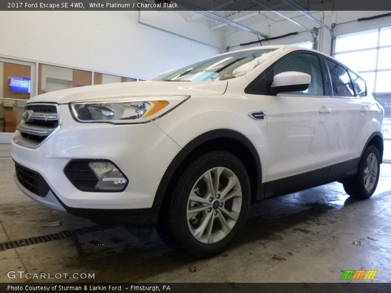 White Platinum / Charcoal Black 2017 Ford Escape SE 4WD