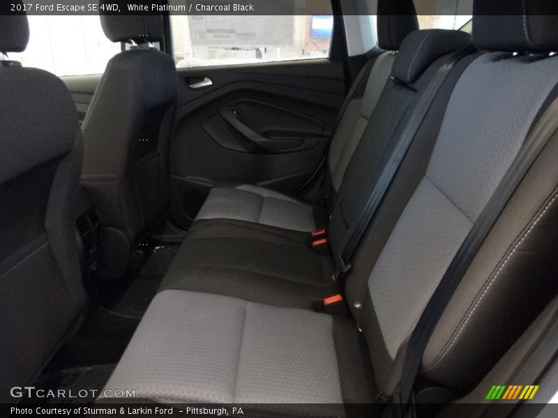 White Platinum / Charcoal Black 2017 Ford Escape SE 4WD