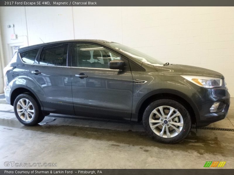 Magnetic / Charcoal Black 2017 Ford Escape SE 4WD