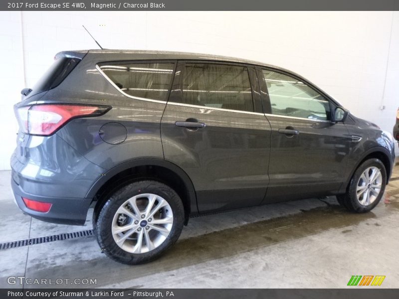 Magnetic / Charcoal Black 2017 Ford Escape SE 4WD