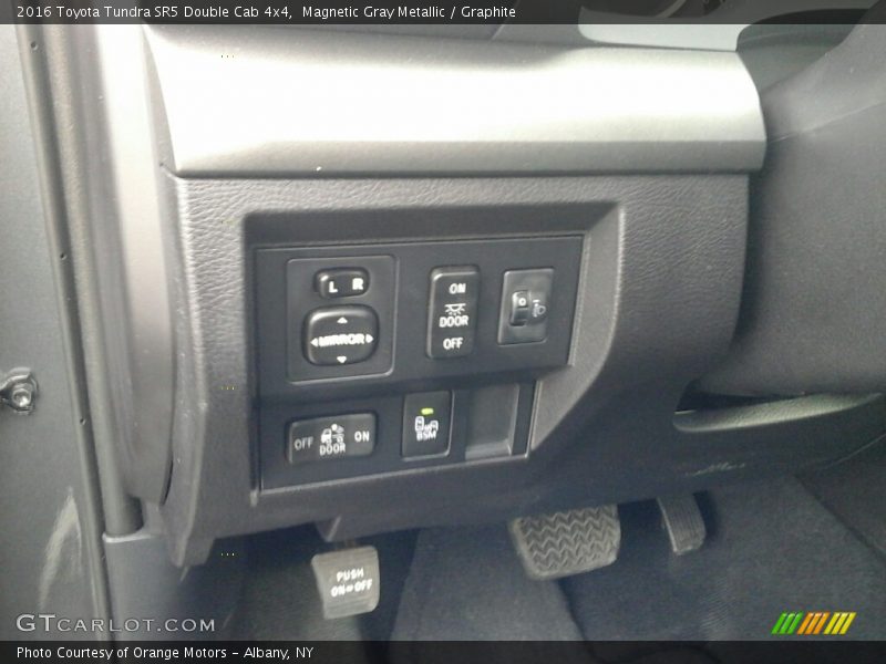 Magnetic Gray Metallic / Graphite 2016 Toyota Tundra SR5 Double Cab 4x4