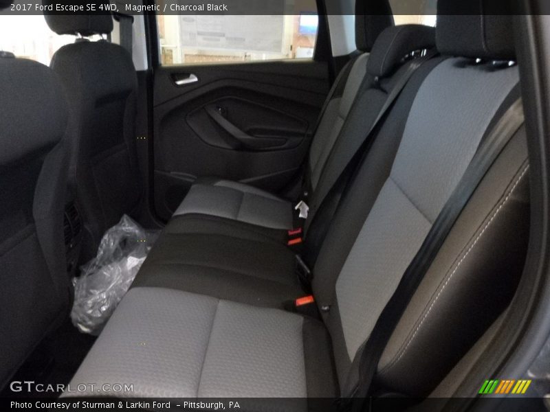 Magnetic / Charcoal Black 2017 Ford Escape SE 4WD