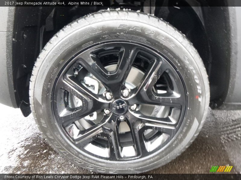 Alpine White / Black 2017 Jeep Renegade Altitude 4x4