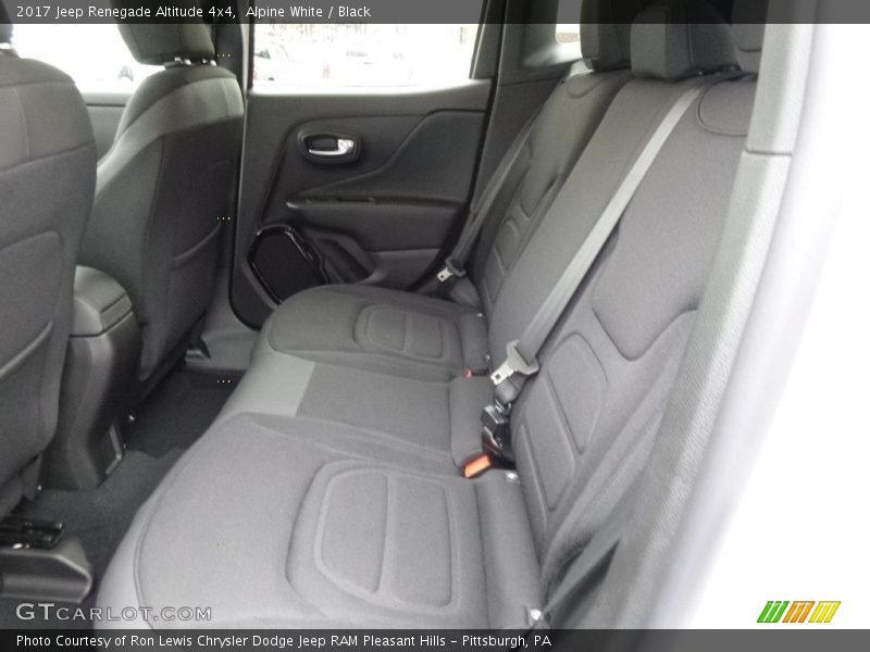 Alpine White / Black 2017 Jeep Renegade Altitude 4x4
