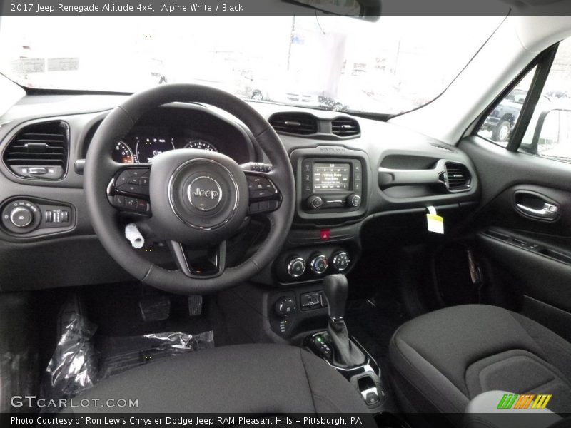 Alpine White / Black 2017 Jeep Renegade Altitude 4x4