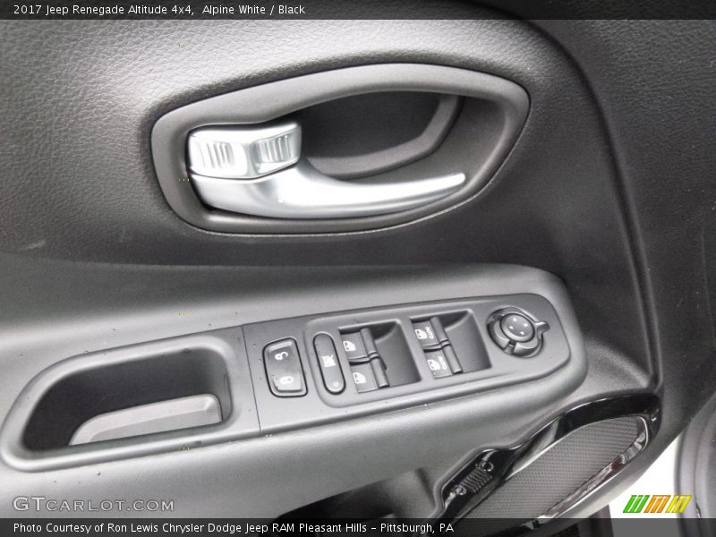 Alpine White / Black 2017 Jeep Renegade Altitude 4x4