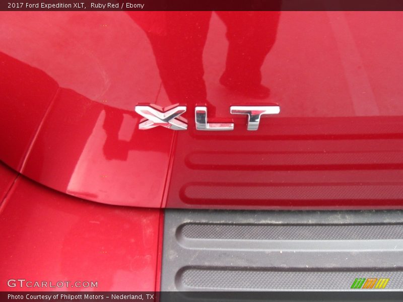  2017 Expedition XLT Logo