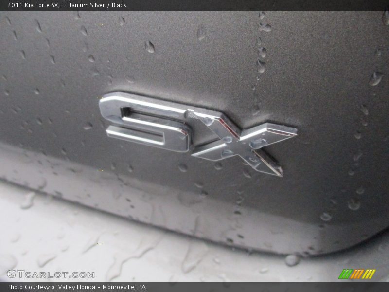 Titanium Silver / Black 2011 Kia Forte SX