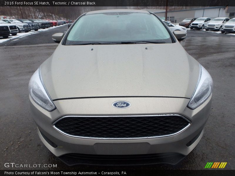 Tectonic / Charcoal Black 2016 Ford Focus SE Hatch