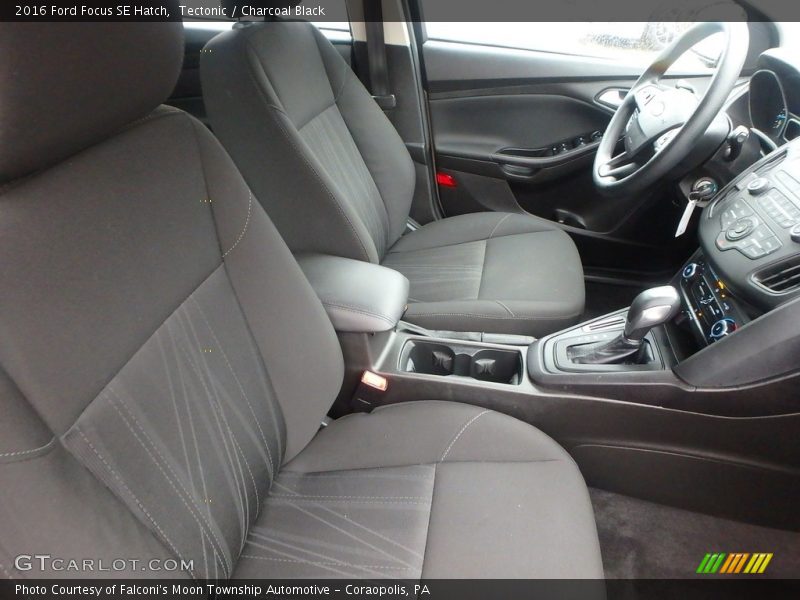 Tectonic / Charcoal Black 2016 Ford Focus SE Hatch