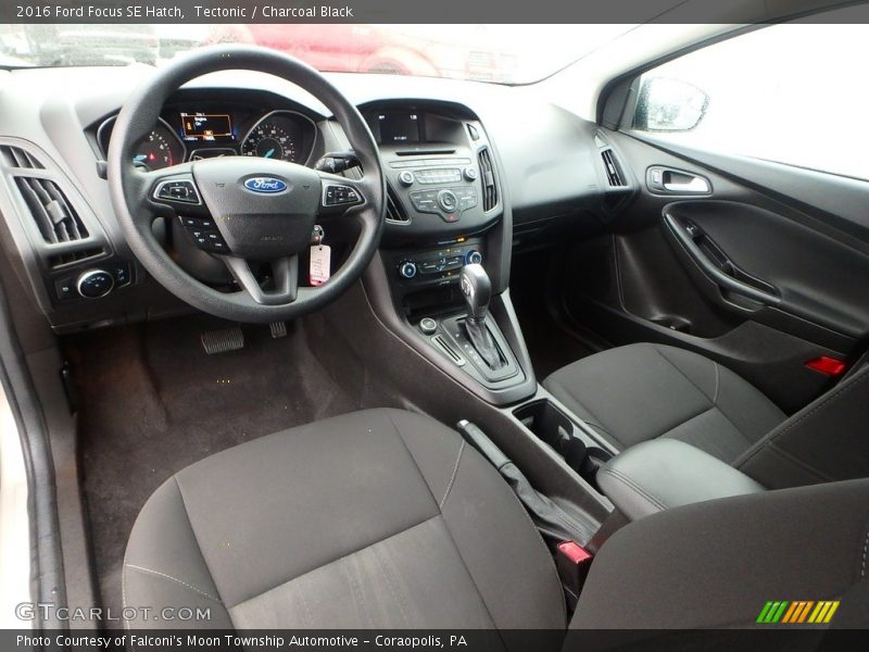 Tectonic / Charcoal Black 2016 Ford Focus SE Hatch