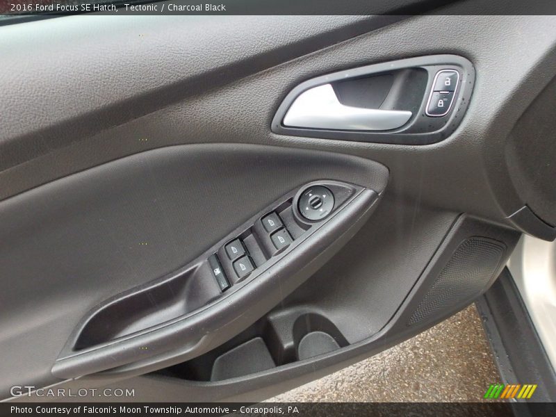 Tectonic / Charcoal Black 2016 Ford Focus SE Hatch