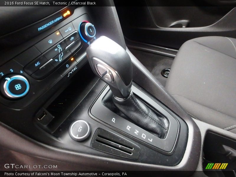 Tectonic / Charcoal Black 2016 Ford Focus SE Hatch