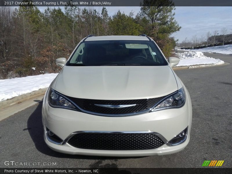 Tusk White / Black/Alloy 2017 Chrysler Pacifica Touring L Plus