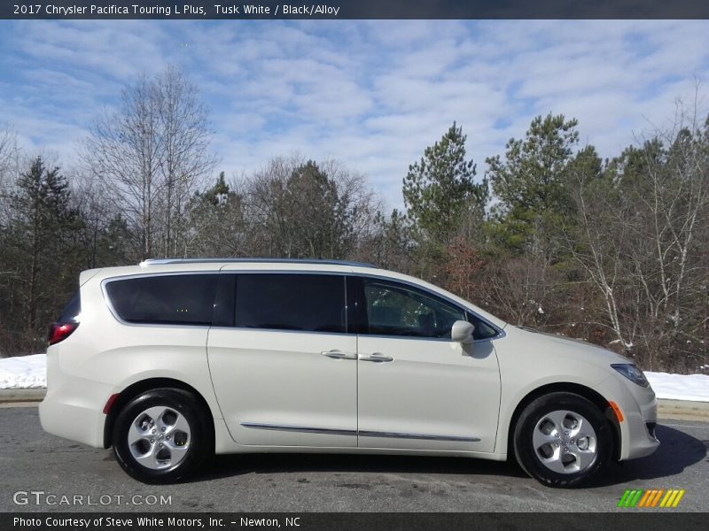 Tusk White / Black/Alloy 2017 Chrysler Pacifica Touring L Plus