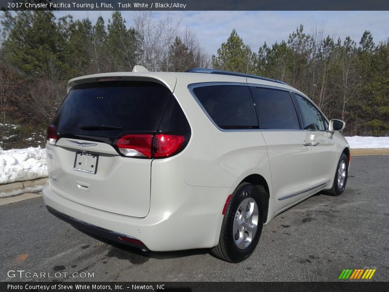 Tusk White / Black/Alloy 2017 Chrysler Pacifica Touring L Plus
