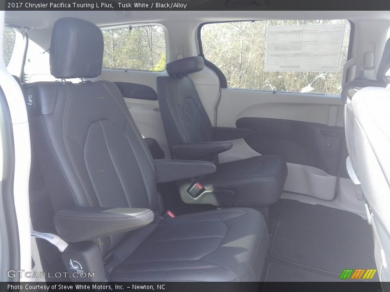 Tusk White / Black/Alloy 2017 Chrysler Pacifica Touring L Plus
