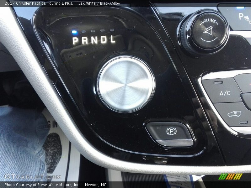 Tusk White / Black/Alloy 2017 Chrysler Pacifica Touring L Plus