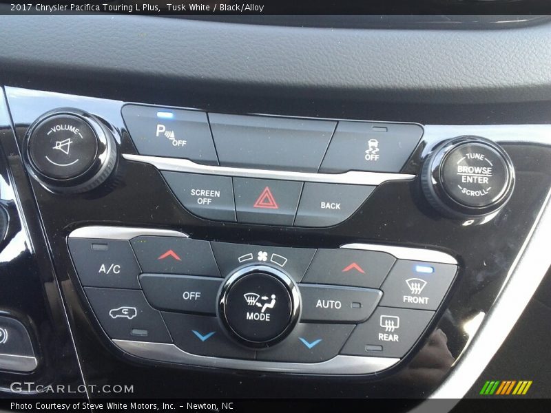 Tusk White / Black/Alloy 2017 Chrysler Pacifica Touring L Plus