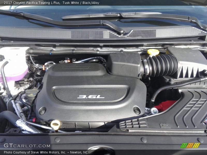 Tusk White / Black/Alloy 2017 Chrysler Pacifica Touring L Plus