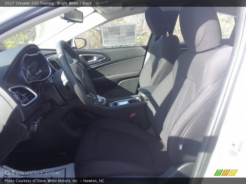 Bright White / Black 2017 Chrysler 200 Touring