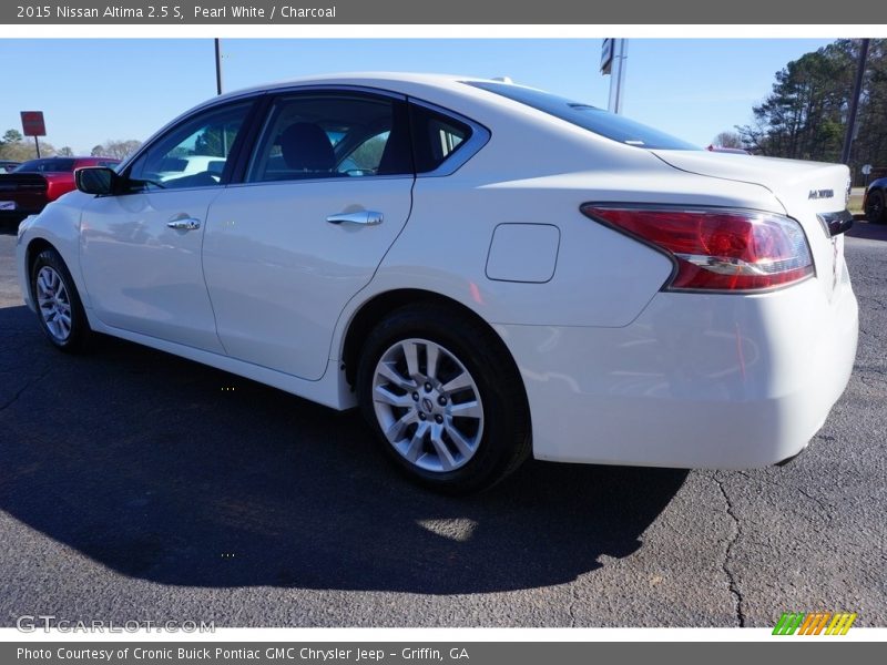 Pearl White / Charcoal 2015 Nissan Altima 2.5 S