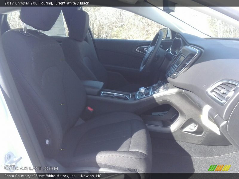 Bright White / Black 2017 Chrysler 200 Touring