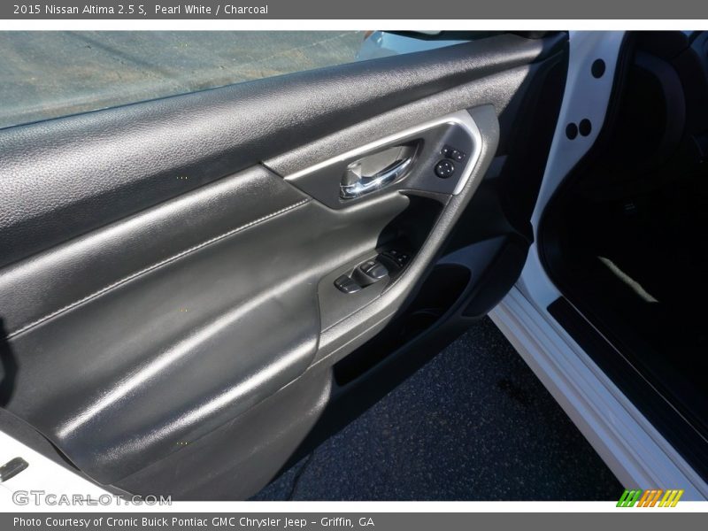 Pearl White / Charcoal 2015 Nissan Altima 2.5 S