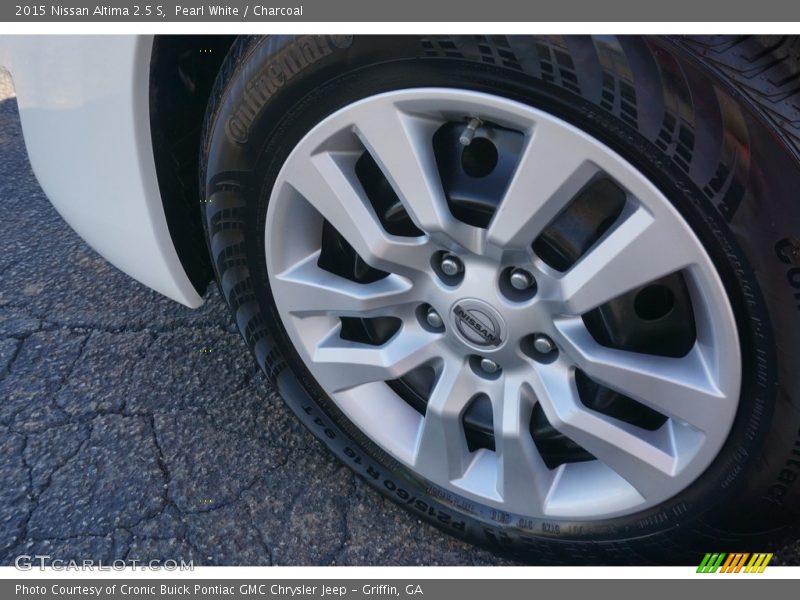 Pearl White / Charcoal 2015 Nissan Altima 2.5 S
